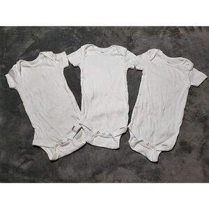 Bundle of 3 white bodysuits